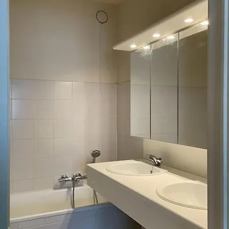 Mooi Appartement Met Zijdelings Zeezicht, Op 100 Meter Van Strand Knokke-Heist Exterior photo
