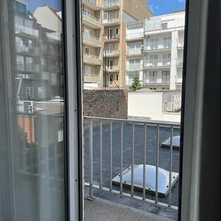 Mooi Appartement Met Zijdelings Zeezicht, Op 100 Meter Van Strand Knokke-Heist Exterior photo