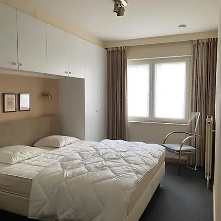 Mooi Appartement Met Zijdelings Zeezicht, Op 100 Meter Van Strand Knokke-Heist Exterior photo