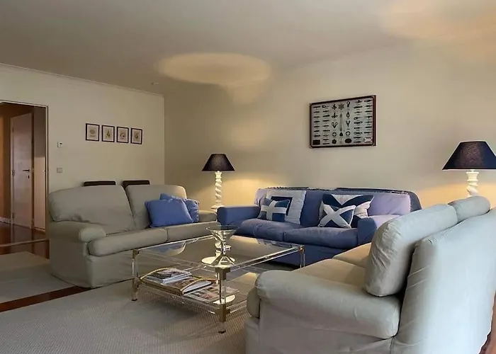 Mooi Appartement Met Zijdelings Zeezicht, Op 100 Meter Van Strand