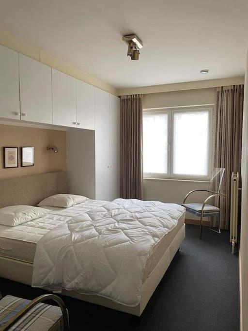 Mooi Met Zijdelings Zeezicht, Op 100 Meter Apartment Knokke-Heist